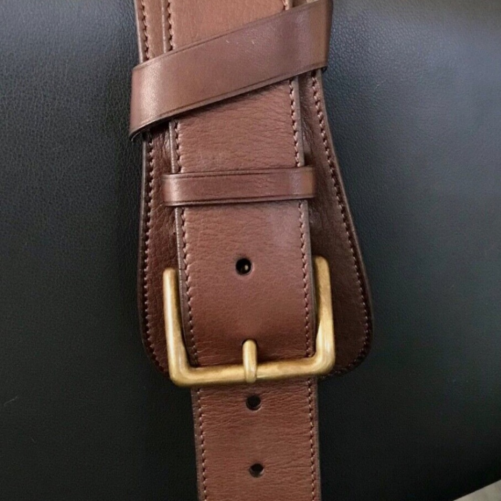 Irregular width RALPH LAUREN COLLECTION  Brown leather belt, size L